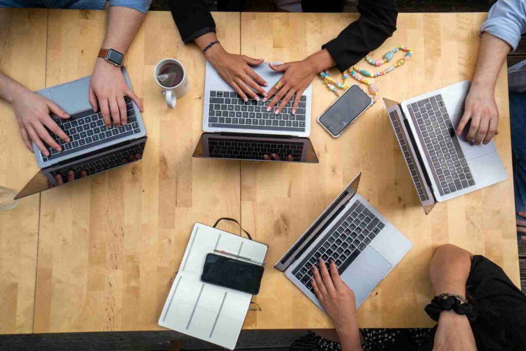 Revolutionize your business with our Top-Notch mobile app services